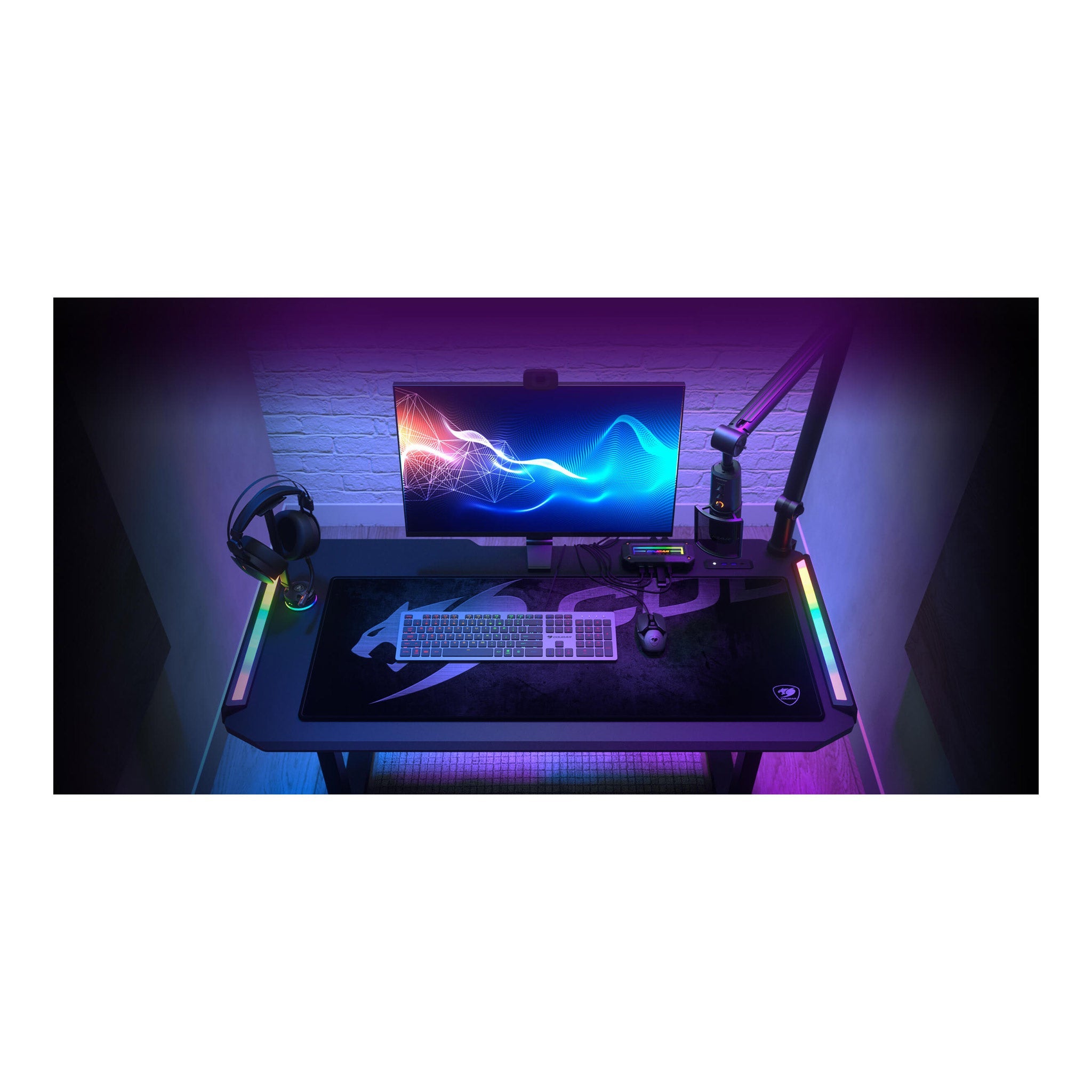 エルゴノミクチュア　　　、デスク Cougar DEIMUS 120 Gaming Desk with RGB LED Lighting